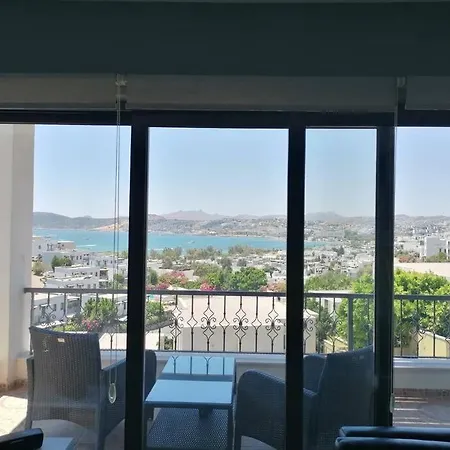 Apartment Bodrum'da Manzarali Havuzlu 2+1